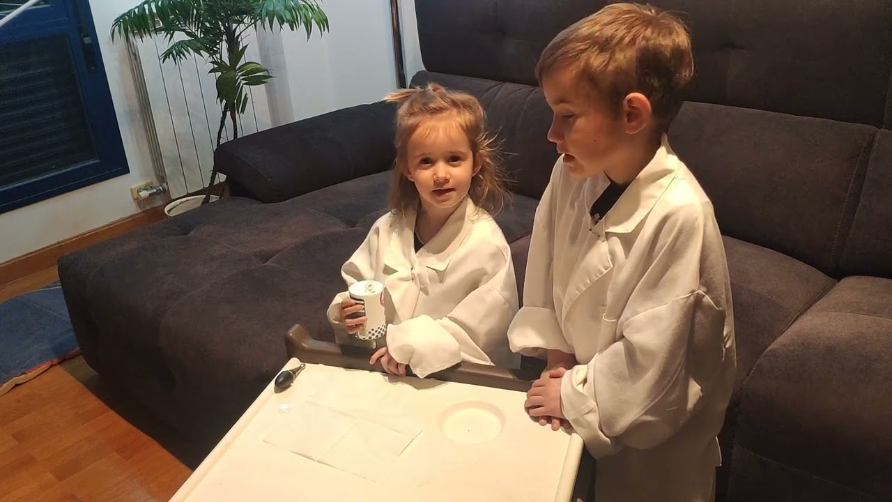 Cohete casero hecho por niños