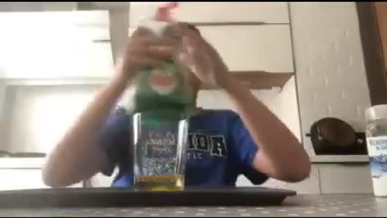 Reacción de Vinagre y Bicarbonato